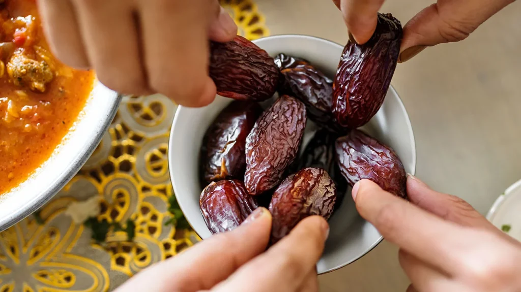 بهترین زمان خوردن خرما برای لاغری